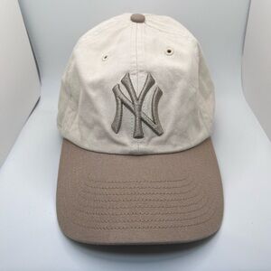 New York Yankees Cream and Beige Two-Tone Baseball Cap